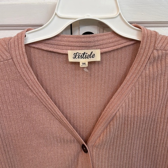 Listicle Women's Pink Button-Down Top. Size M. Great condition. - Picture 2 of 5